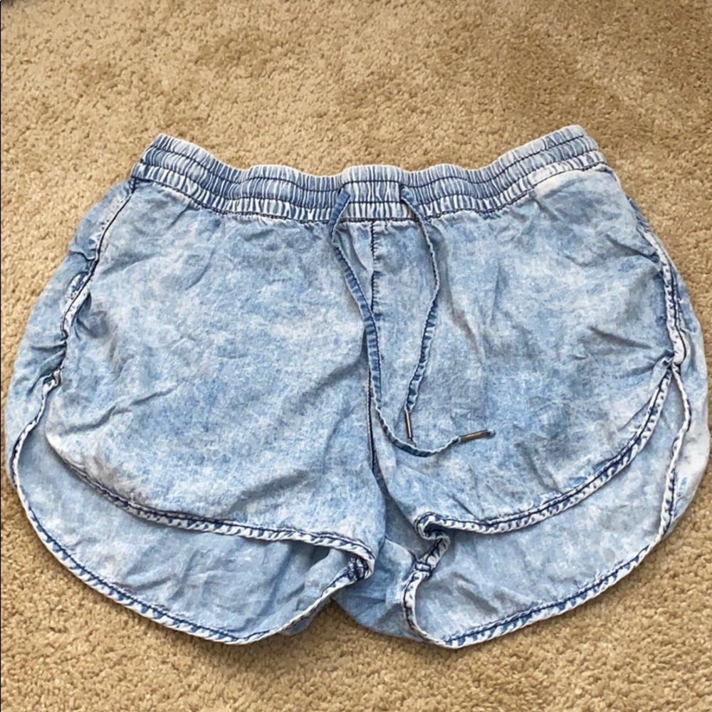 Lightweight Elastic Waist Jogger Shorts